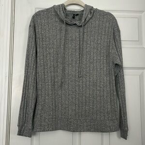 “Vero Moda: Ribbed Sweatshirt size small”